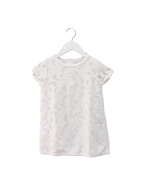 A White Short Sleeve Tops from Gingersnaps in size 4T for girl. (Front View)