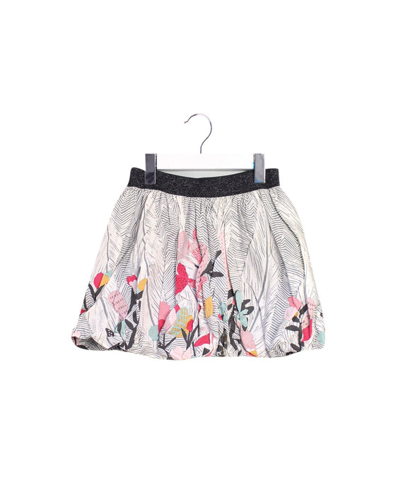 A White Short Skirts from Catimini in size 5T for girl. (Front View)