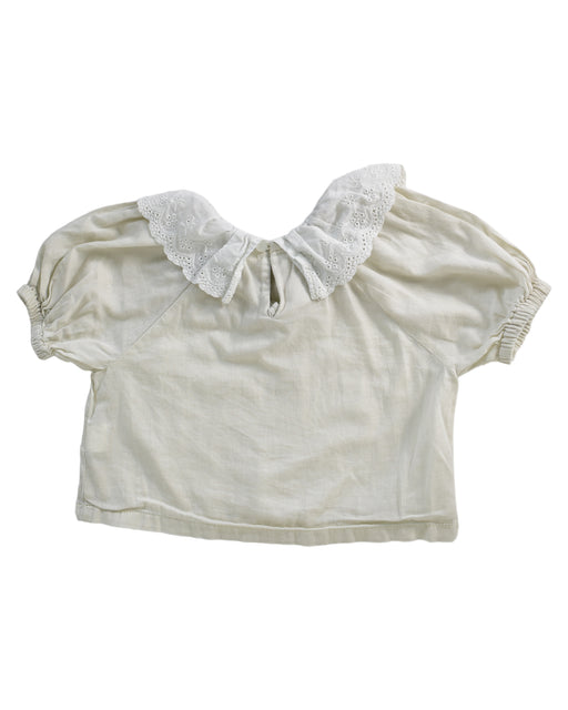 A White Short Sleeve Tops from Gingersnaps in size 4T for girl. (Front View)