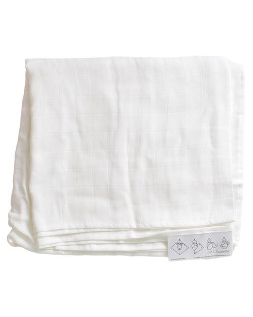 A White Swaddles from Swaddle Designs in size Newborn for neutral. (Front View)