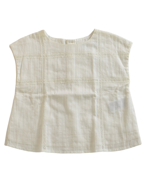 A White Sleeveless Tops from Bonpoint in size 4T for girl. (Front View)