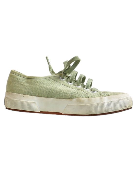 A Green Sneakers from Superga in size 10Y for neutral. (Front View)