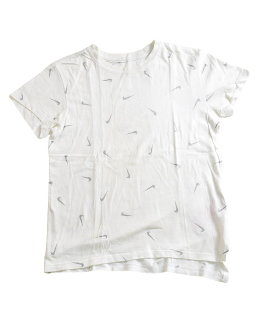 A White Short Sleeve T Shirts from Nike in size 10Y for neutral. (Front View)