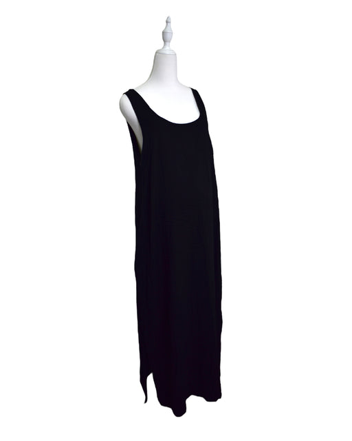 A Black Sleeveless Dresses from Legoe in size S for maternity. (Front View)