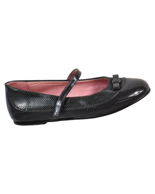 A Black Flats from Jacadi in size 9Y for girl. (Front View)