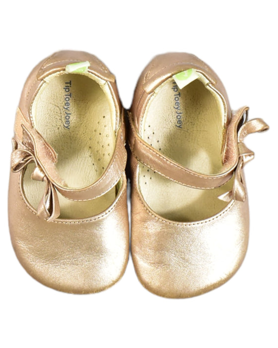 A Gold Flats from Tip Toey Joey in size 18-24M for girl. (Back View)