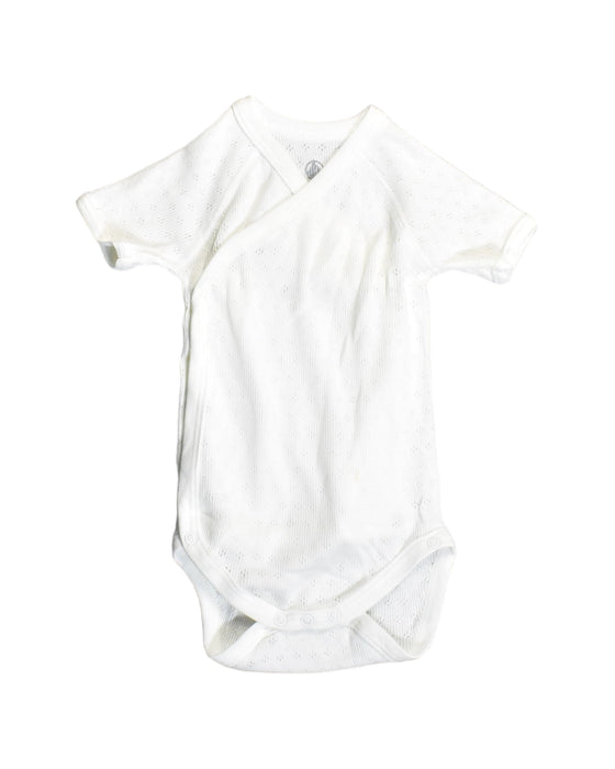 A White Bodysuits from Petit Bateau in size 3-6M for boy. (Front View)