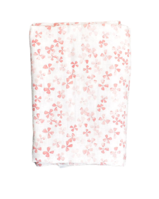 A White Blankets from Aden & Anais in size O/S for girl. (Front View)