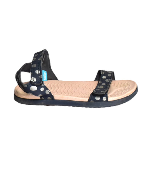 A Pink Sandals from Native Shoes in size 6T for girl. (Front View)