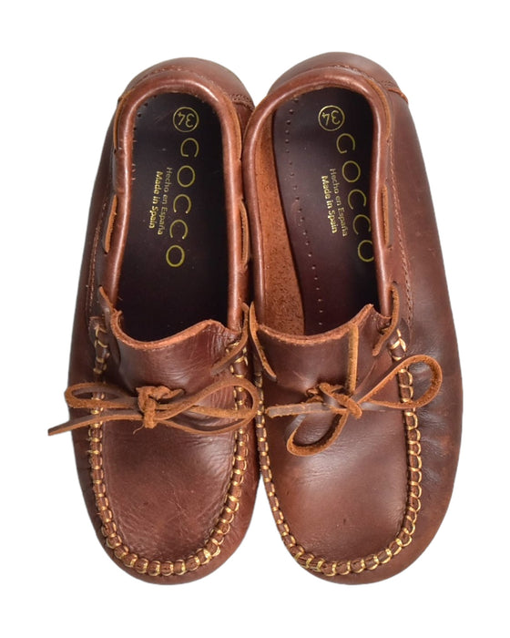 A Brown Loafers & Moccasins from Gocco in size 9Y for boy. (Back View)