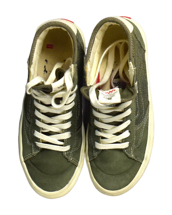 A Green Sneakers from Vans in size 12Y for boy. (Back View)