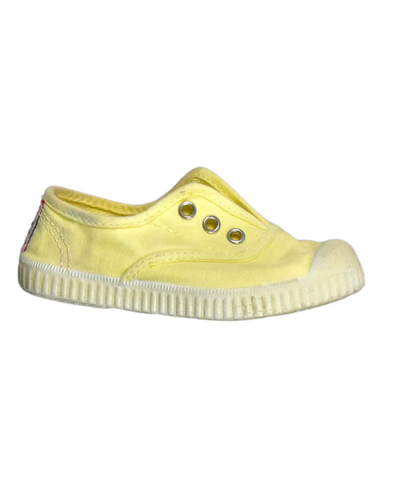 A Yellow Slip Ons from Cienta in size 18-24M for girl. (Front View)