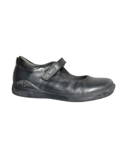 A Black School Shoes from  Brighton College in size 6T for girl. (Front View)