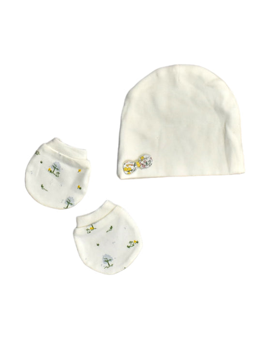 A White Gift Sets from Chateau de Sable in size Newborn for girl. (Front View)