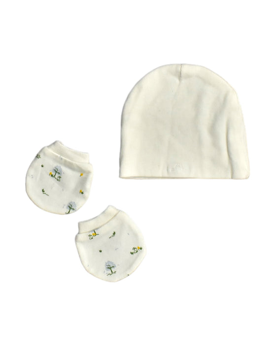 A White Gift Sets from Chateau de Sable in size Newborn for girl. (Back View)