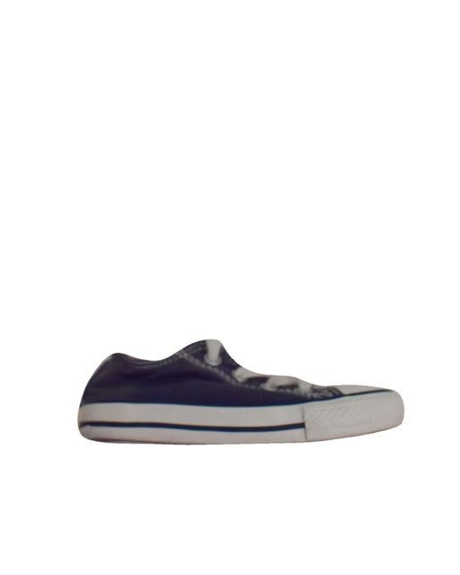 A Navy Sneakers from Converse in size 18-24M for neutral. (Front View)