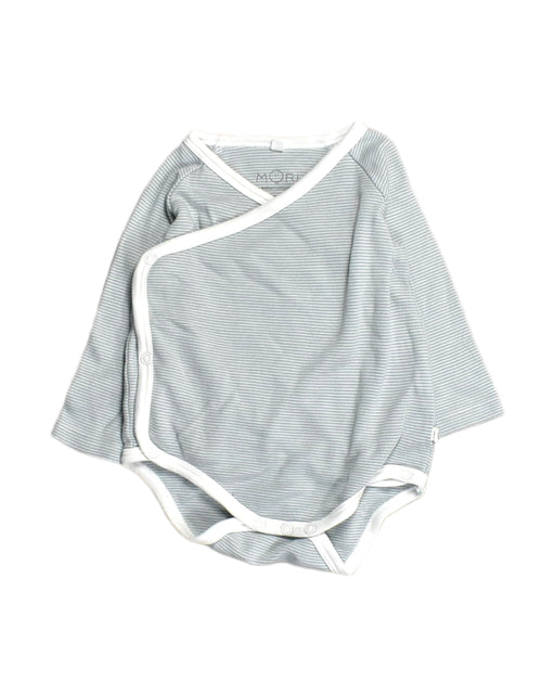 A Grey Bodysuits from Mori in size 6-12M for boy. (Front View)