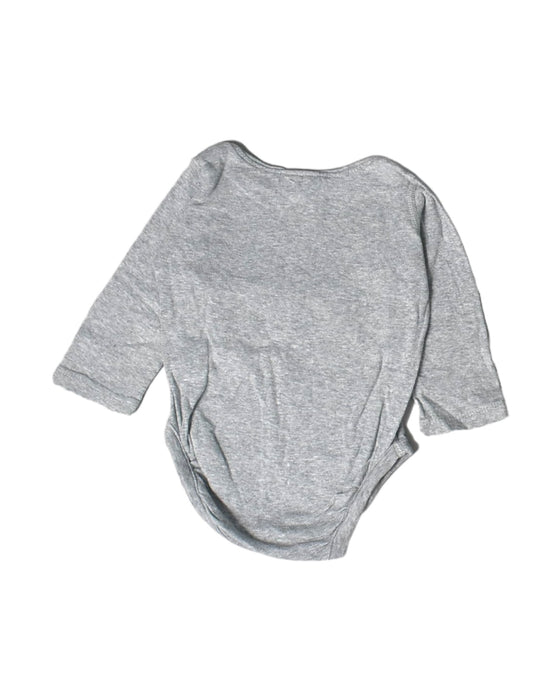 A Grey Long Sleeve Bodysuits from Hanna Andersson in size 3-6M for boy. (Back View)