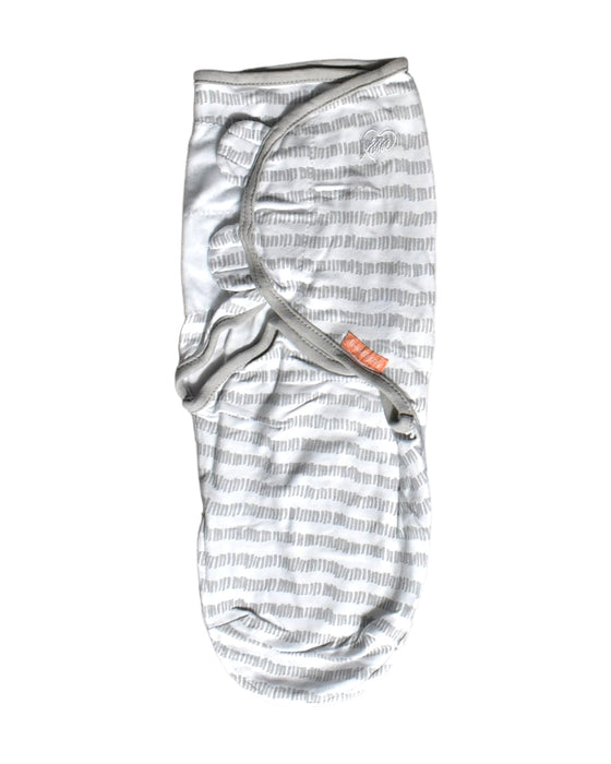 A White Swaddles from Swaddle Me in size 0-3M for boy. (Front View)