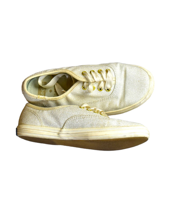 A White Sneakers from Keds in size 6T for neutral. (Front View)