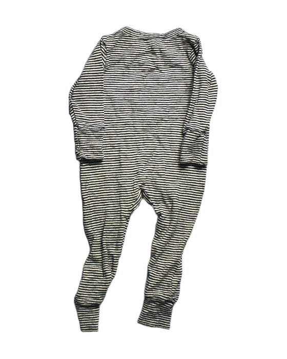 A Black Onesies from Nui Organics in size 18-24M for boy. (Back View)