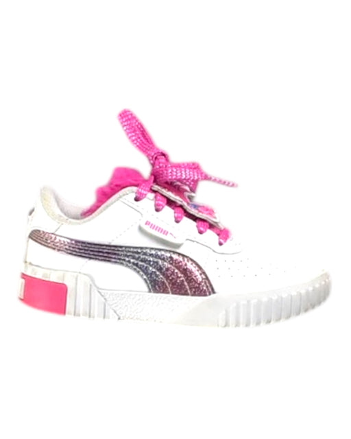 A White Sneakers from Puma in size 5T for girl. (Front View)