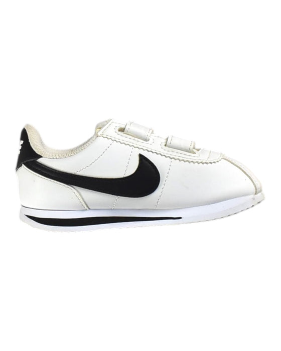 A White Sneakers from Nike in size 3T for boy. (Front View)