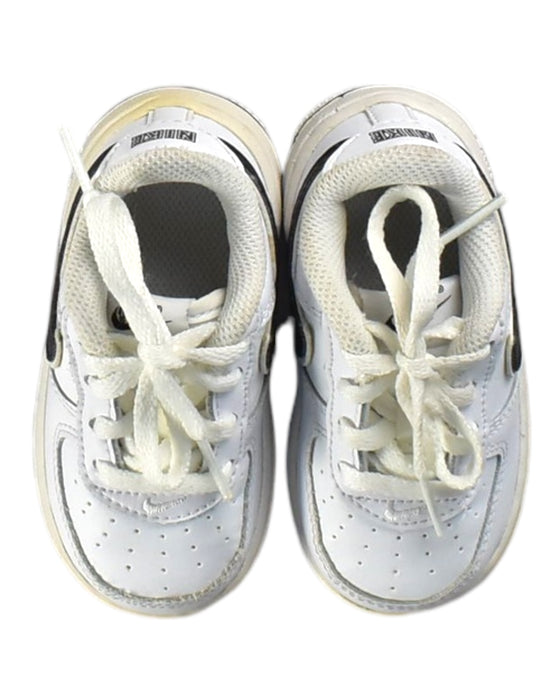 A White Sneakers from Nike in size 12-18M for boy. (Back View)