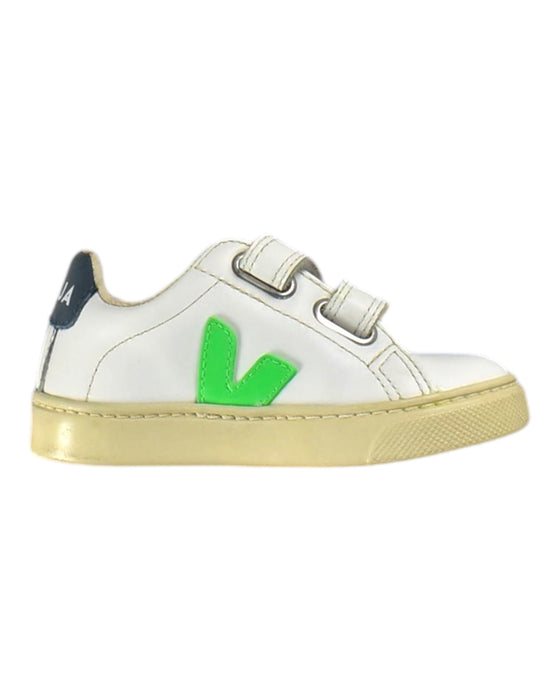 A White Sneakers from Veja in size 3T for boy. (Front View)