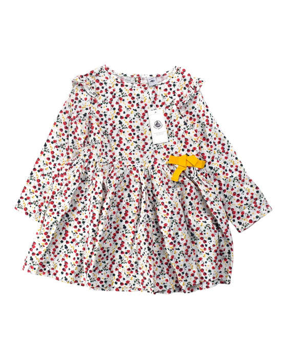 A White Long Sleeve Dresses from Petit Bateau in size 6T for girl. (Front View)