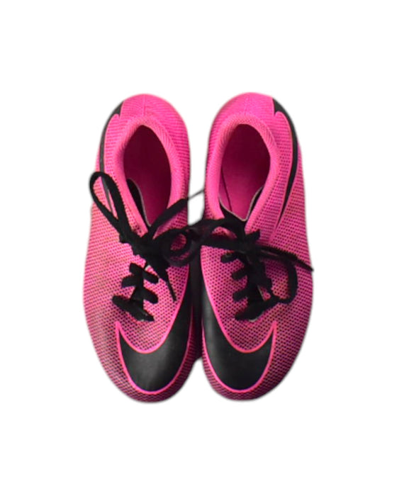 A Pink Cleats/Soccer Shoes from Nike in size 7Y for neutral. (Back View)