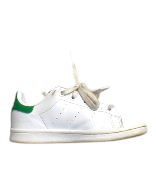 A White Sneakers from Adidas in size 5T for neutral. (Front View)