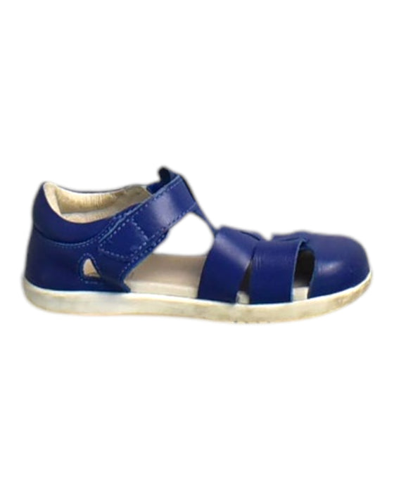 A Blue Sandals from Bobux in size 4T for neutral. (Front View)