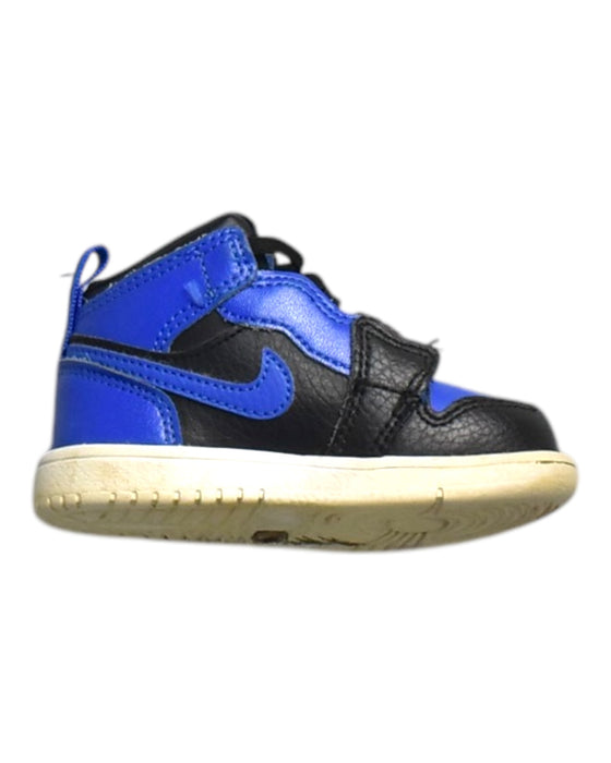 A Blue Sneakers from Air Jordan in size 12-18M for boy. (Front View)