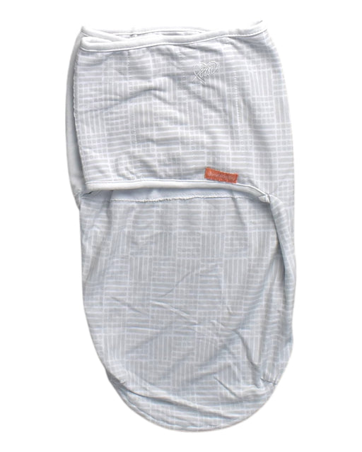 A White Changing Mats & Covers from Swaddle Me in size M for neutral. (Front View)