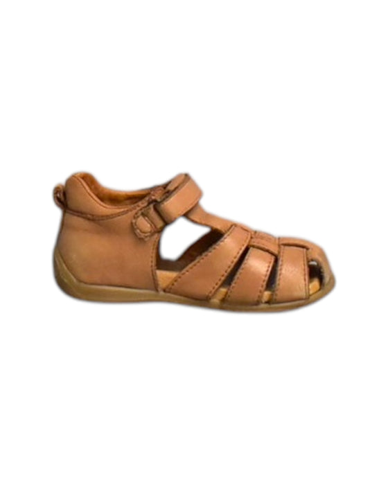 A Brown Sandals from Froddo in size 18-24M for neutral. (Front View)