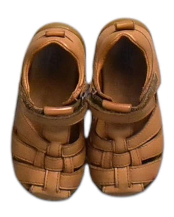 A Brown Sandals from Froddo in size 18-24M for neutral. (Back View)