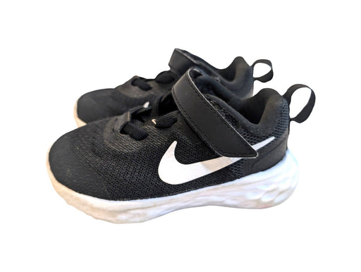 A Black Sneakers from Nike in size 18-24M for neutral. (Front View)