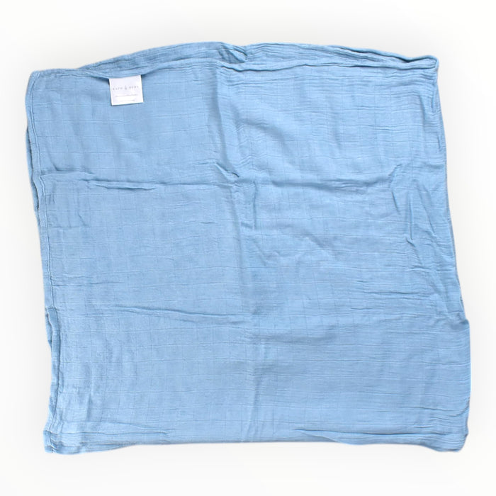 A Blue Blankets from Raph and Remy in size Newborn for neutral. (Front View)