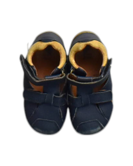 A Navy Sandals from Bobux in size 18-24M for neutral. (Back View)