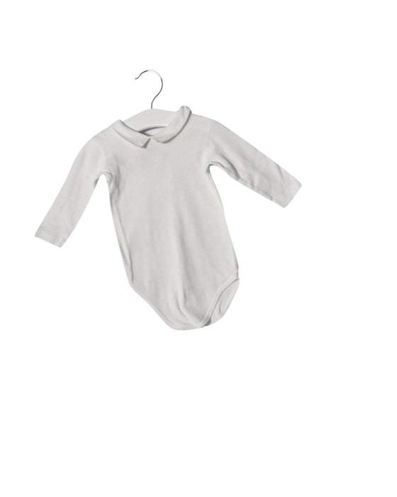 A White Long Sleeve Bodysuits from Bonpoint in size 12-18M for neutral. (Front View)